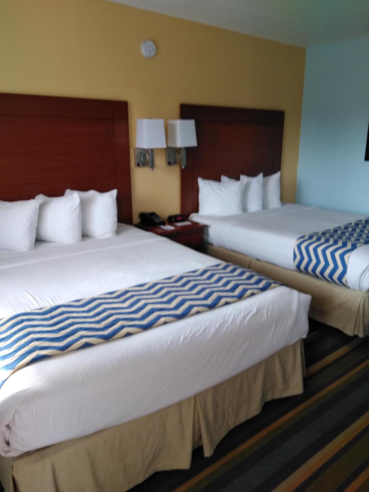Travelodge By Wyndham Бишъп Екстериор снимка